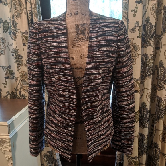 Tahari Jackets & Blazers - NWT Tahari Blazer